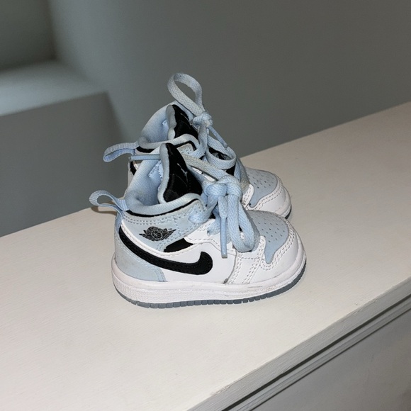 Nike Jordan Toddler size 2C - Picture 2 of 3